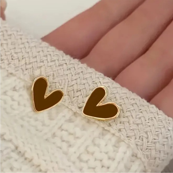 Gold-Trim Brown Heart Stud Earrings - Picture 2 of 4